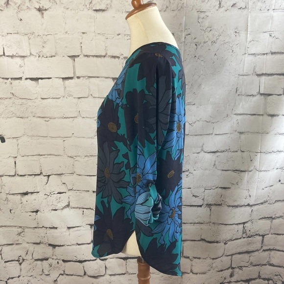 Loft Blue Floral Blouse Roll Tab Sleeve Size Small Polyester Chest Pocket - Picture 6 of 11
